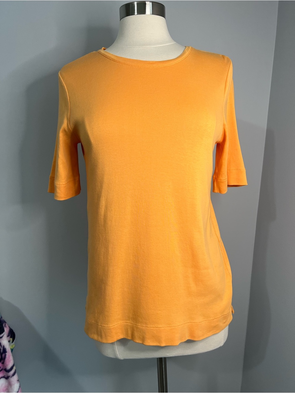 Chico's Size 1 (M) Orange Short Sleeve Pima Cotton Crew Neckline Top Tee T-Shirt